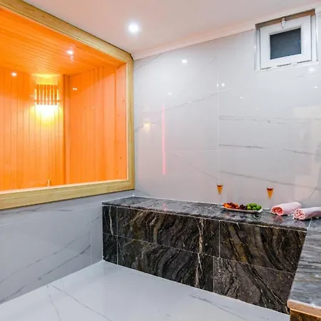 Luxury In - 7522