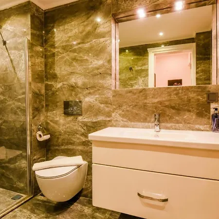Luxury In - 7522